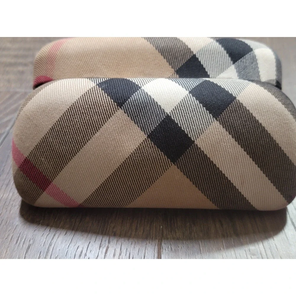 Burberry Nova Check Pattern Hard Eyeglass Case‎